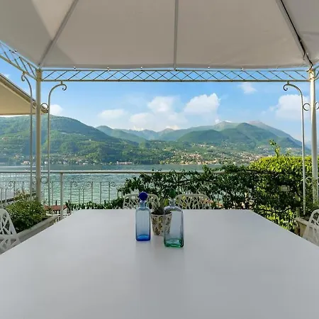 With Swimming Pool&private Pier On The * San Felice del Benaco