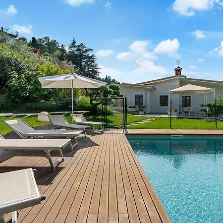 With Swimming Pool&private Pier On The *