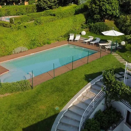 With Swimming Pool&private Pier On The Vila San Felice del Benaco