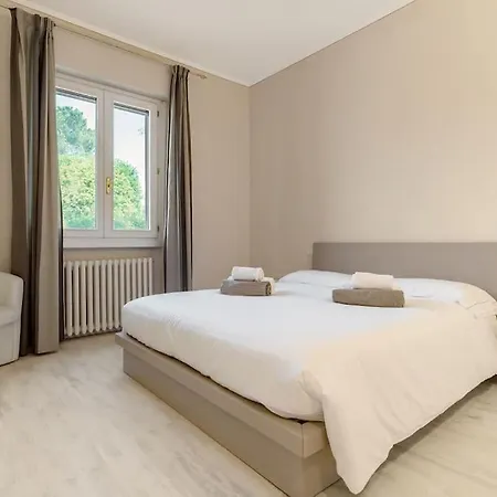 With Swimming Pool&private Pier On The Vila
